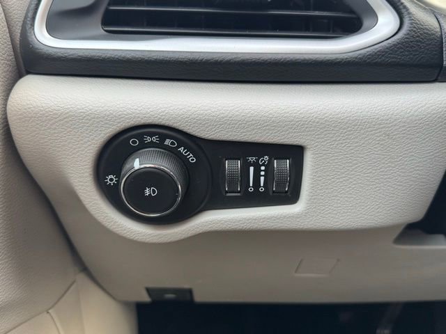 Used 2019 Chrysler Pacifica Touring Plus image 27