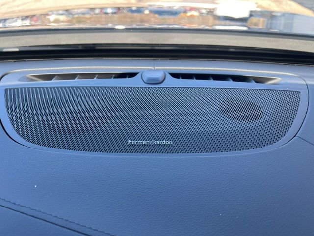 Certified 2025 Volvo XC90 B6 Ultra w/ Lounge Package image 41