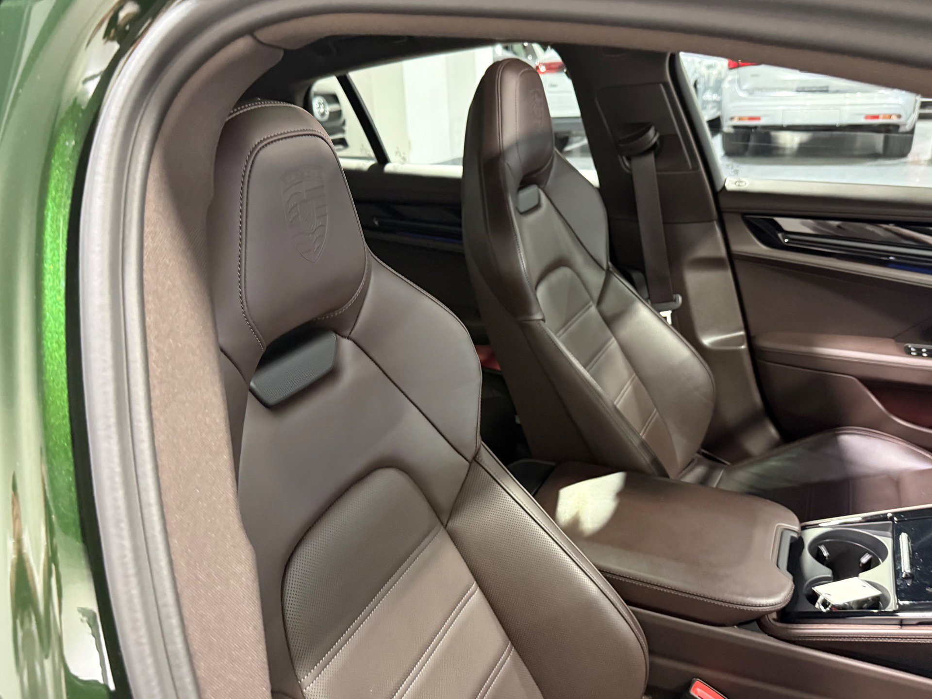 Used 2025 Porsche Panamera 4 image 64