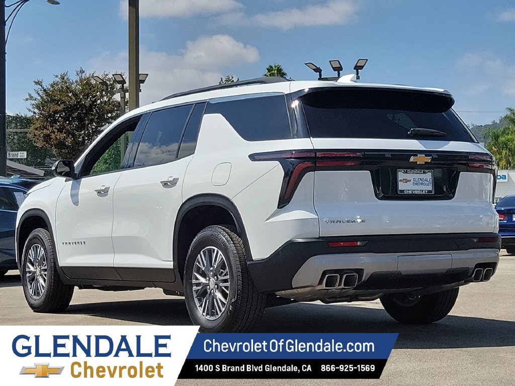 Used 2026 Chevrolet Traverse LT FWD image 5