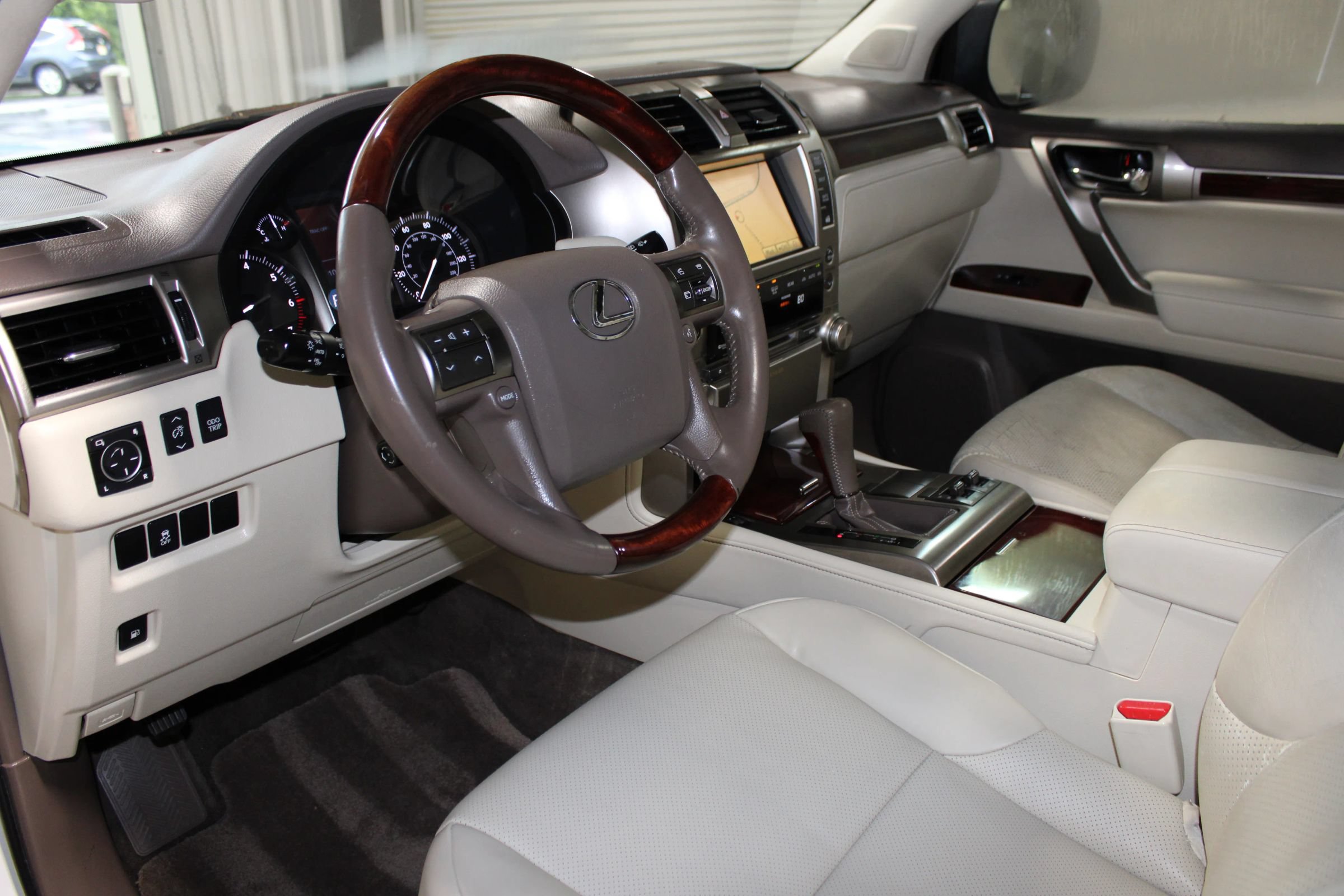 Used 2011 Lexus GX 460 w/ Comfort Plus Pkg AWD/4WD image 23
