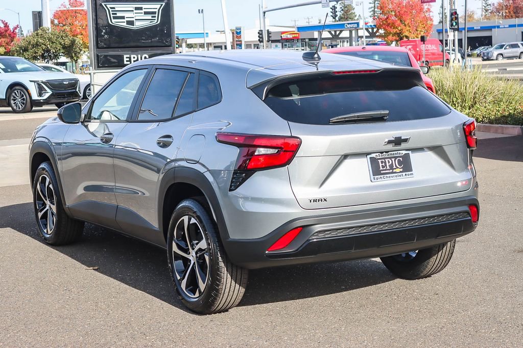 New 2026 Chevrolet Trax RS image 2