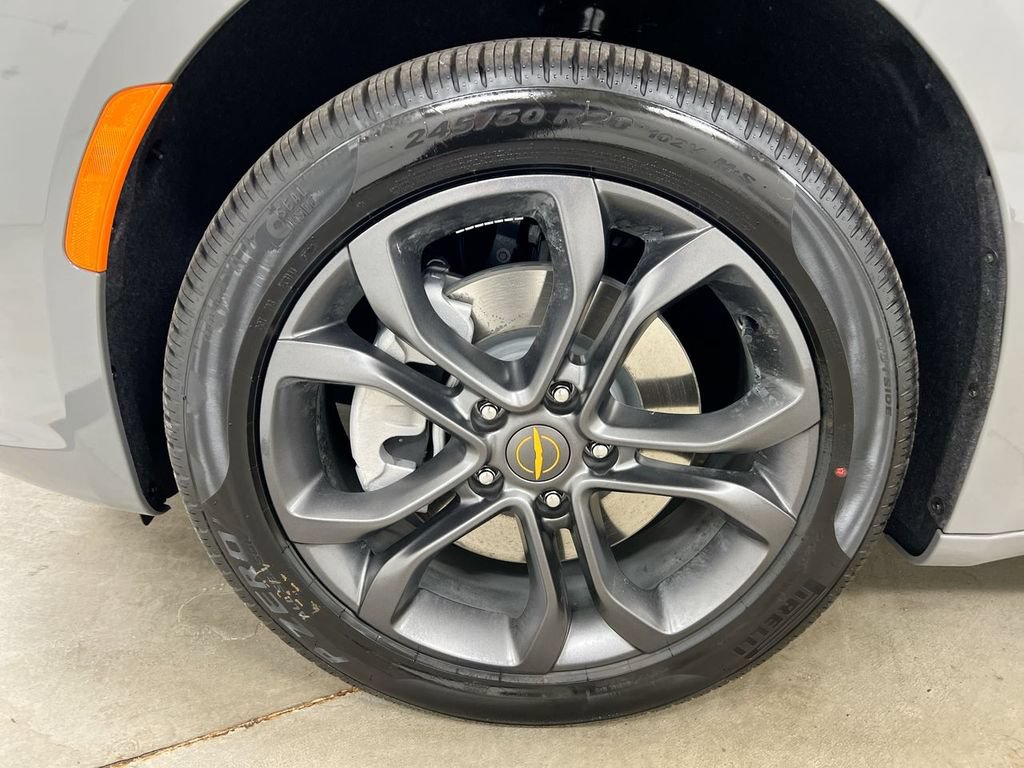 Used 2023 Chrysler Pacifica Touring-L w/ Uconnect Theater Family Group AWD/4WD image 27