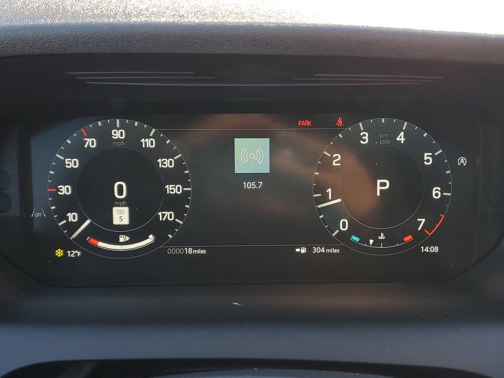 Used 2026 Land Rover Discovery Sport Landmark AWD/4WD image 15