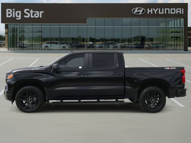 Used 2025 Chevrolet Silverado 1500 Custom image 2