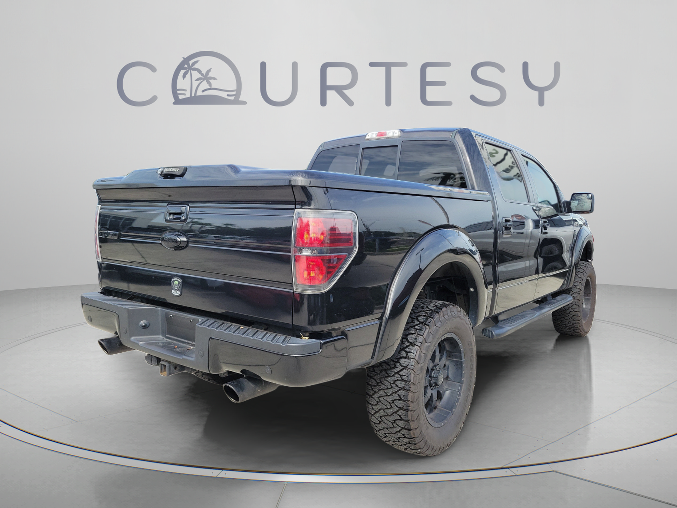 Used 2014 Ford F150 FX4 w/ Equipment Group 402A Luxury AWD/4WD image 3