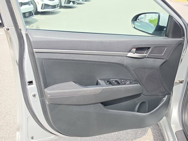 Used 2019 Hyundai Elantra SE w/ Cargo Package FWD image 15