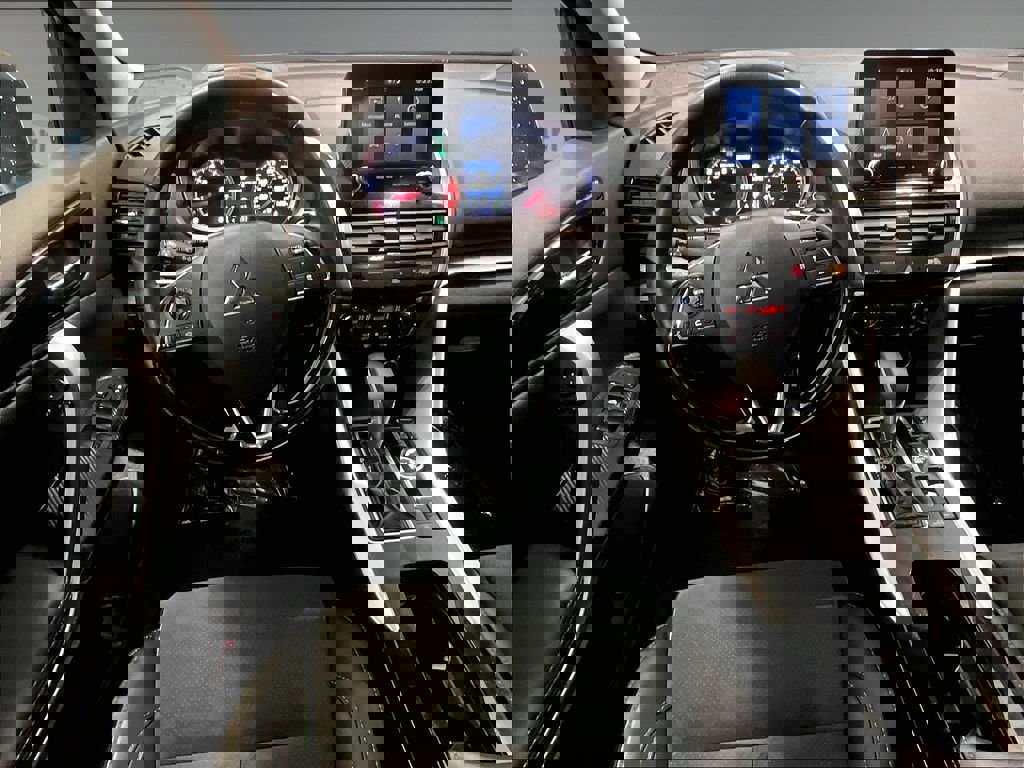 Used 2025 Mitsubishi Eclipse Cross SE image 18