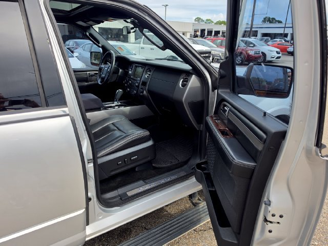 Used 2017 Ford Expedition EL Platinum AWD/4WD image 13