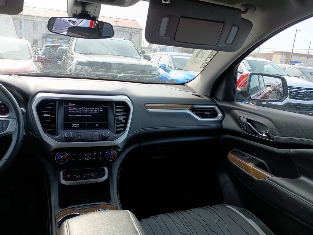 Used 2023 GMC Acadia SLE w/ Driver Convenience Package FWD image 11