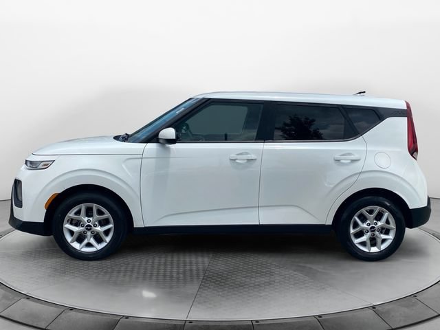 Used 2022 Kia Soul LX w/ Technology Package FWD image 2
