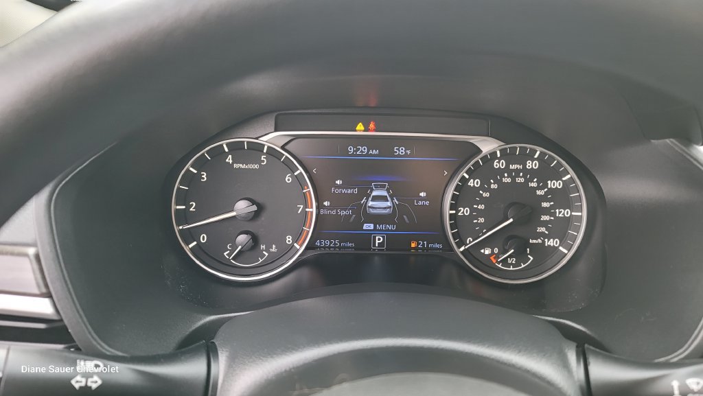 Used 2025 Nissan Altima 2.5 SV FWD image 19