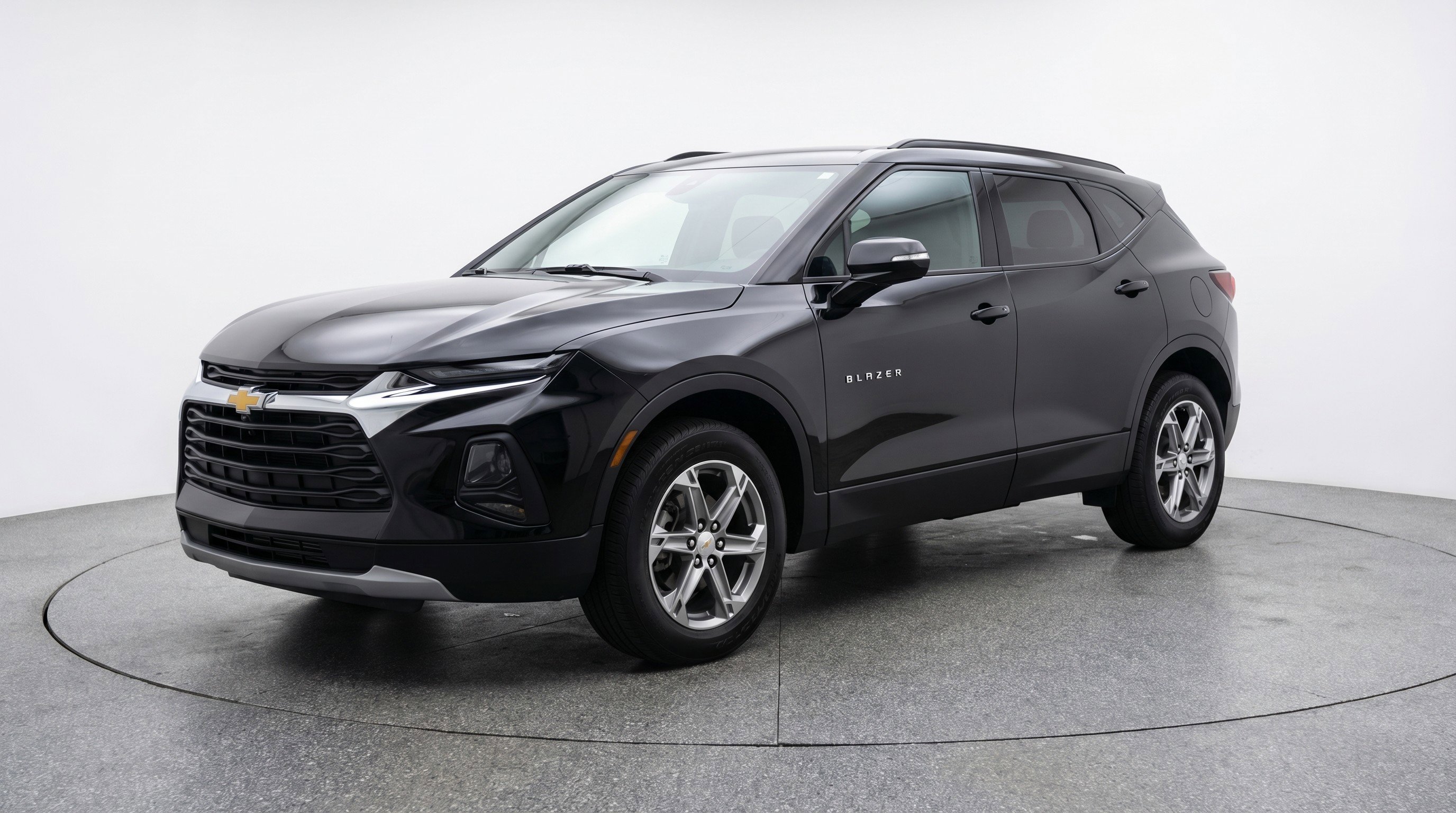 Used 2025 Chevrolet Blazer LT image 3