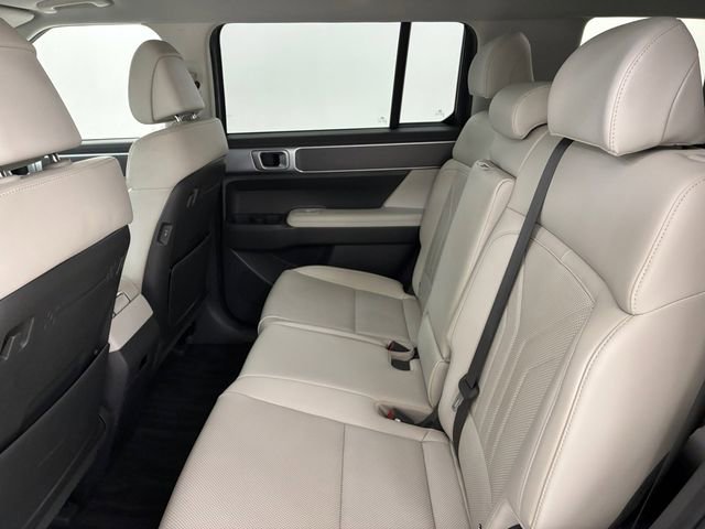 Used 2025 Hyundai Santa Fe SEL image 18