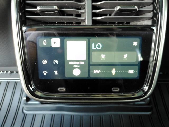 Used 2022 Rivian R1T Adventure AWD/4WD image 30