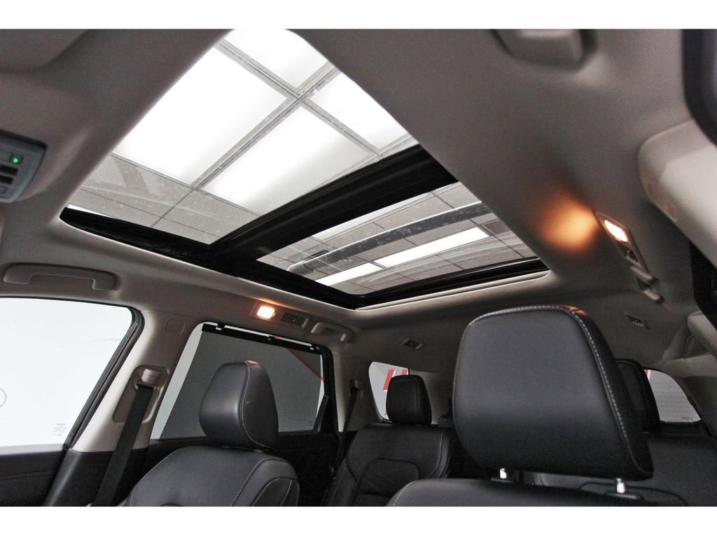 Certified 2024 Nissan Pathfinder Platinum image 28