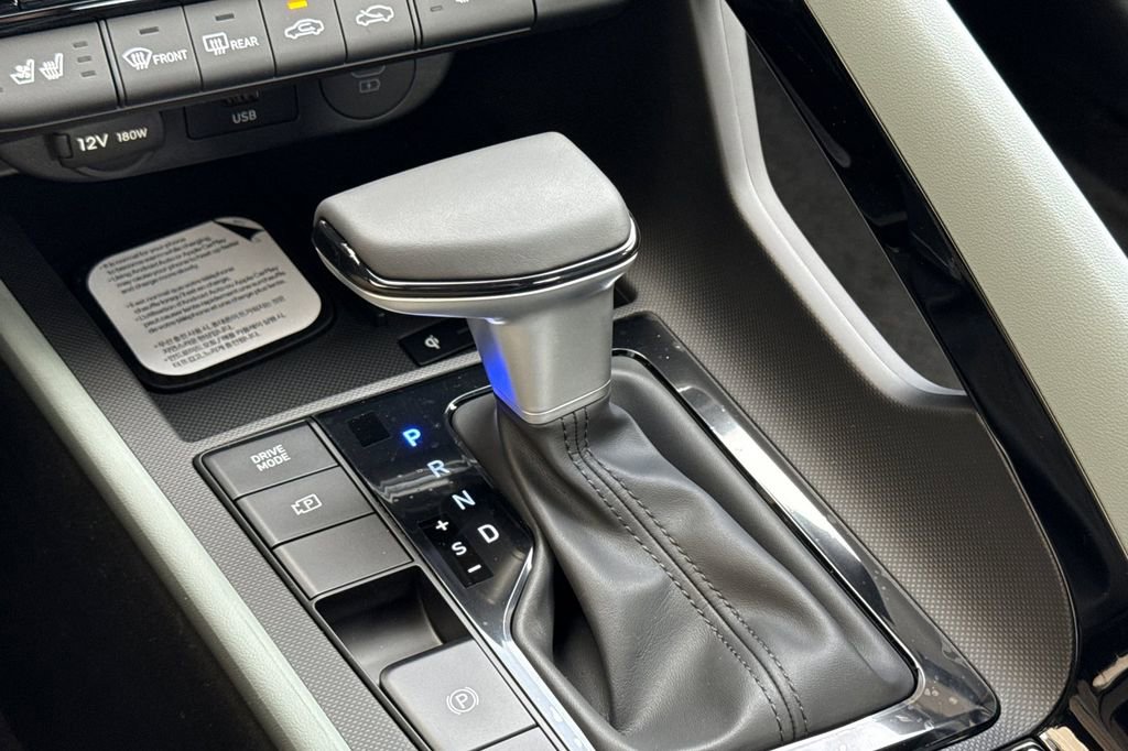 New 2026 Hyundai Elantra Limited image 18