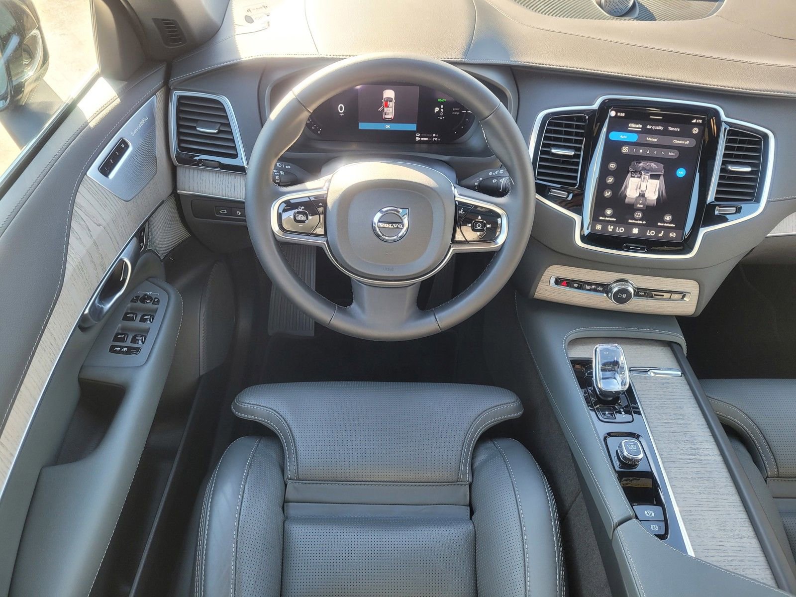 Used 2024 Volvo XC90 T8 Ultimate image 14