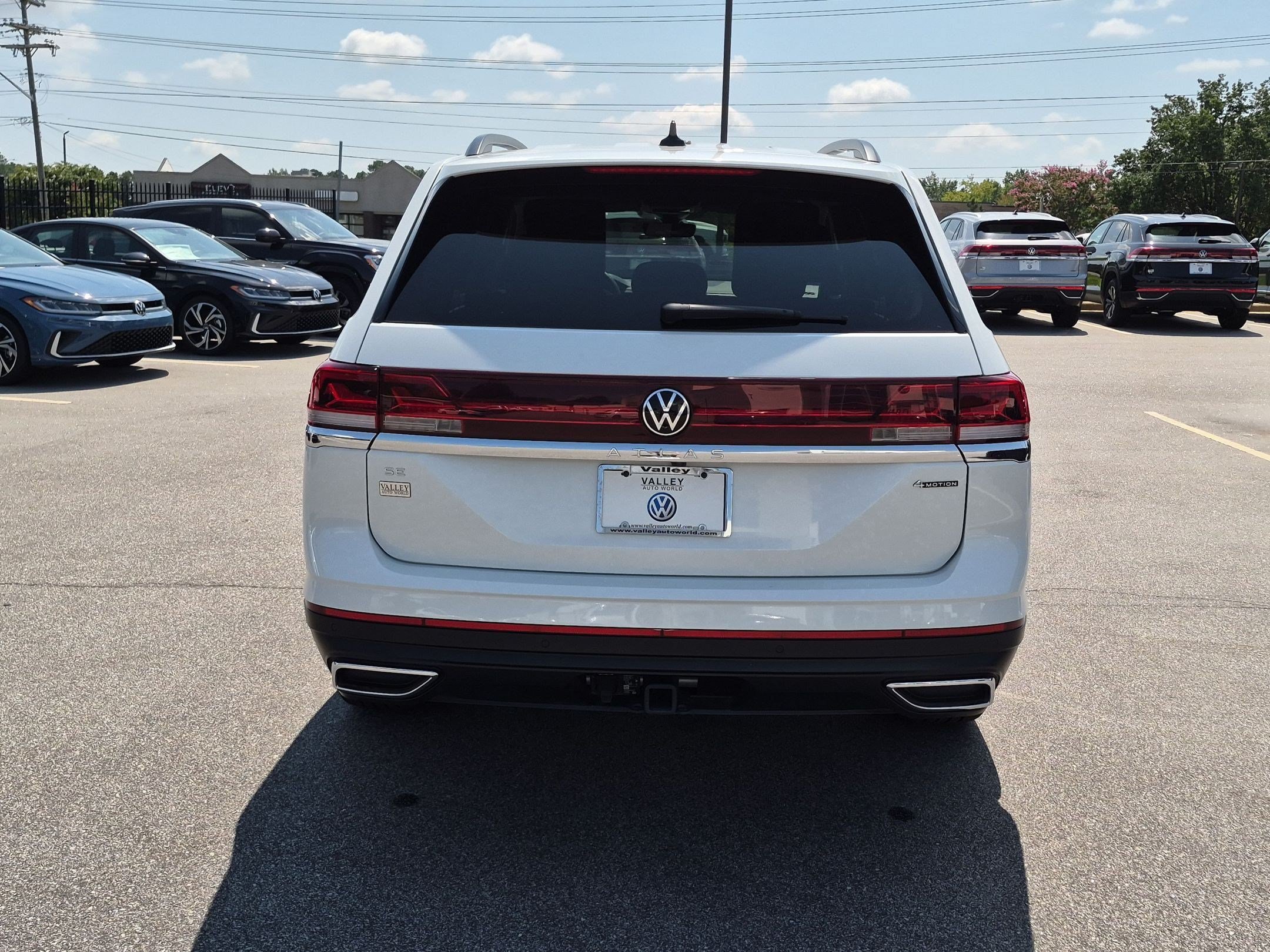 Used 2026 Volkswagen Atlas SE AWD/4WD image 4