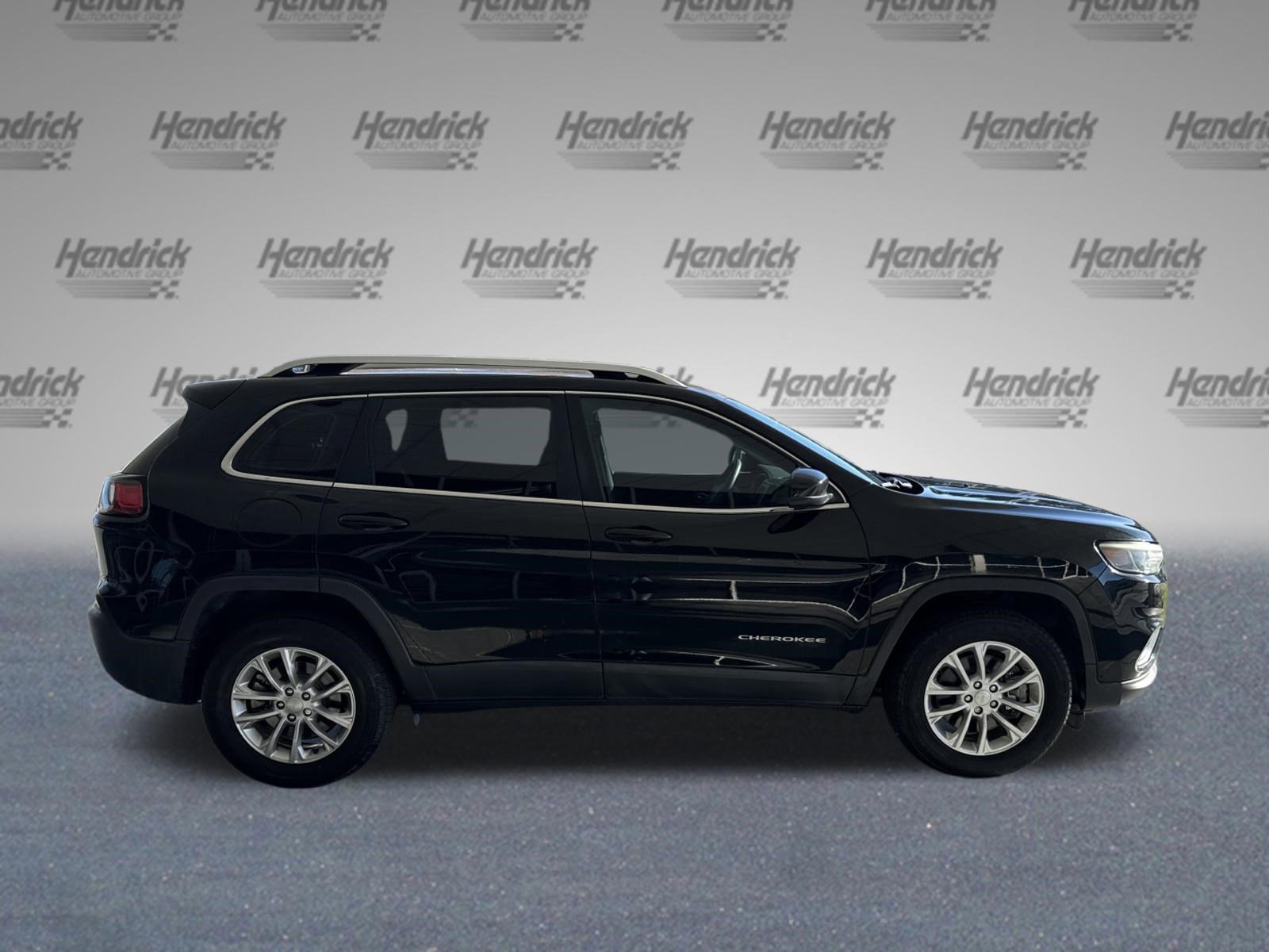 Used 2019 Jeep Cherokee Latitude w/ Popular Appearance Group image 10