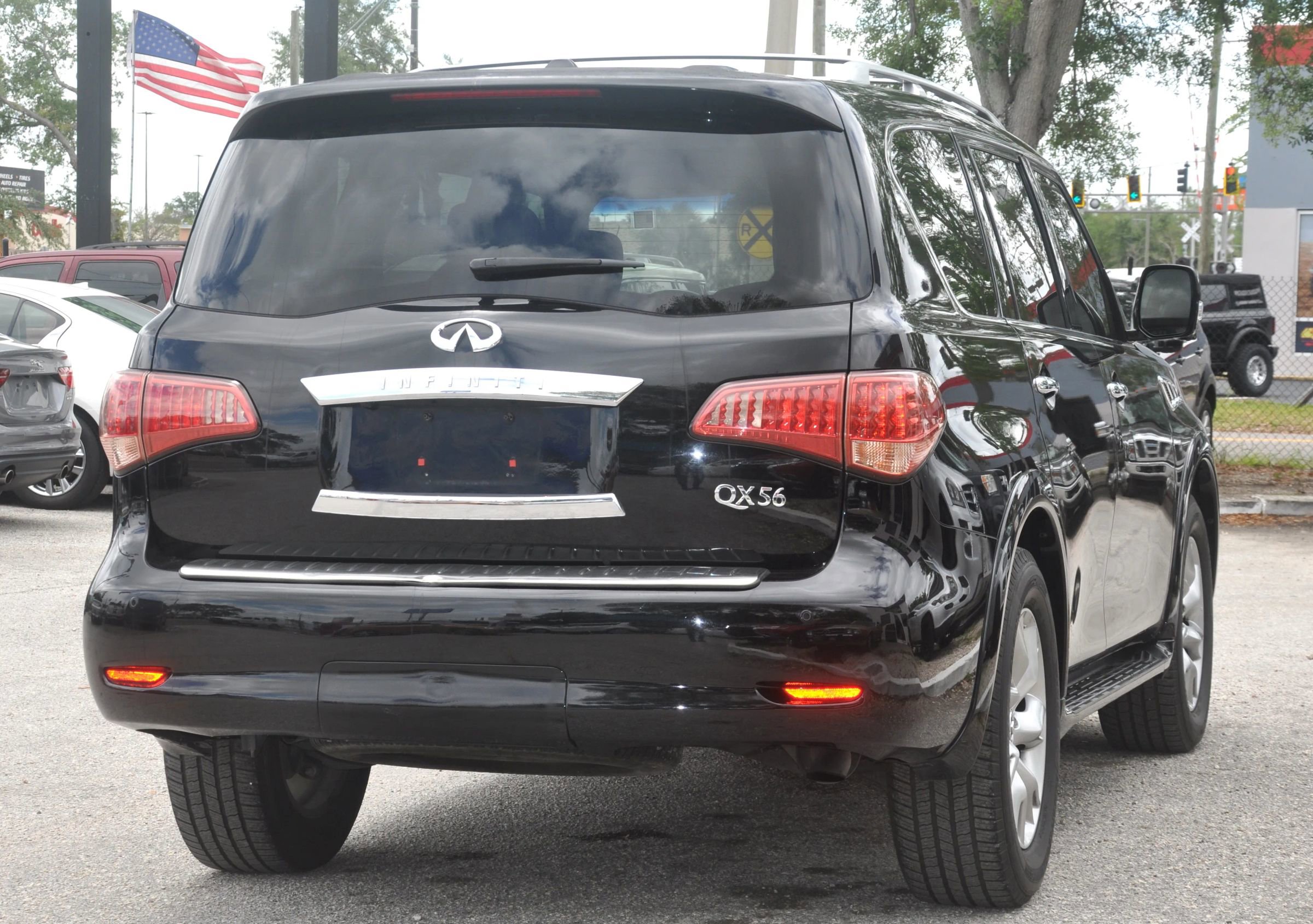 Used 2013 INFINITI QX56 2WD w/ Theater Pkg image 16