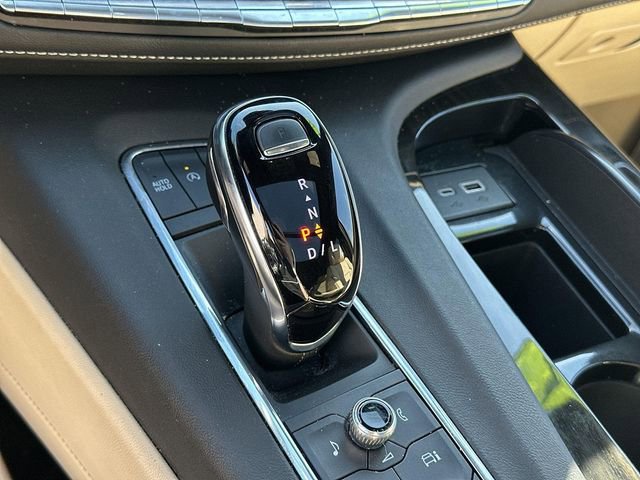 Used 2024 Cadillac Escalade Premium Luxury image 15