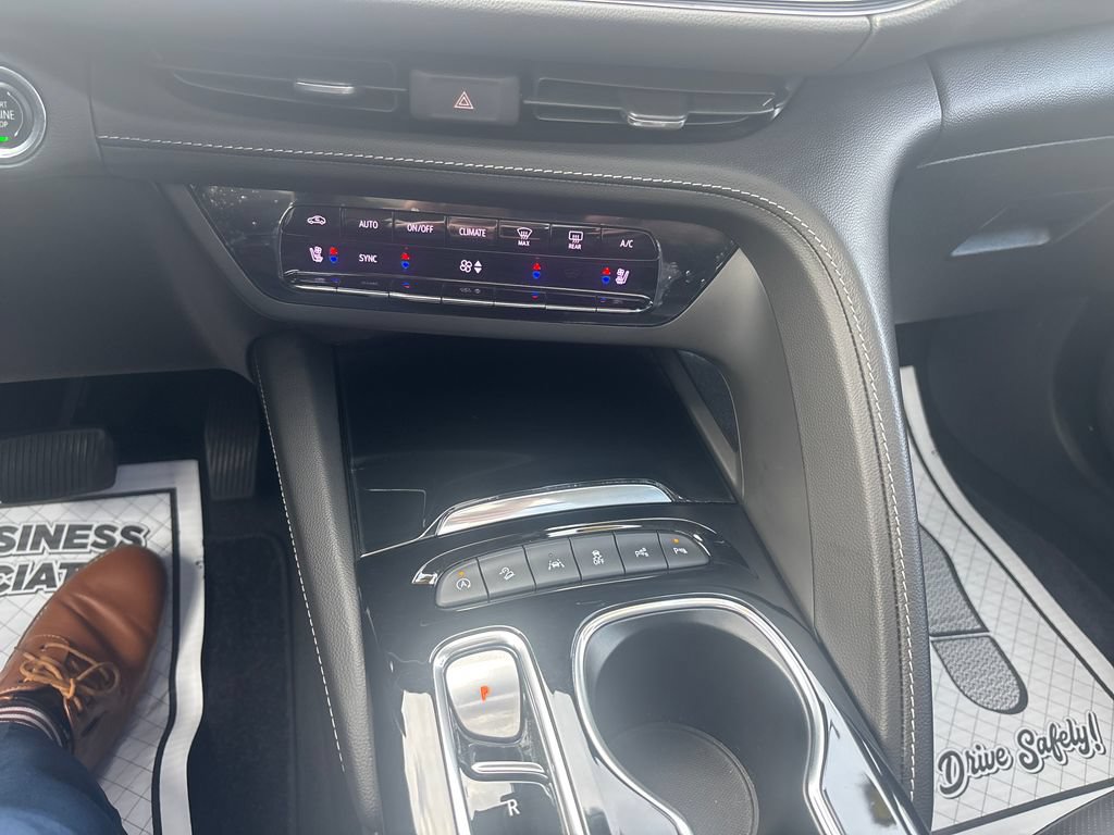 Used 2022 Buick Envision Avenir w/ Technology Package II AWD/4WD image 24