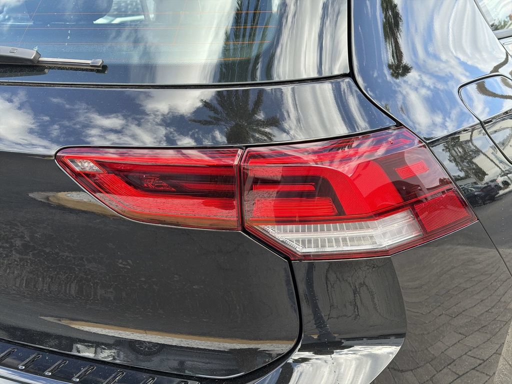 New 2026 Volkswagen GTI SE FWD image 8