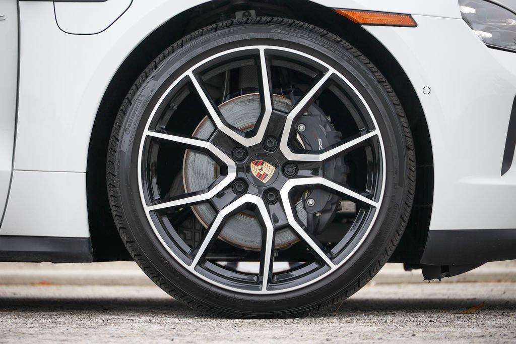 Certified 2026 Porsche Taycan AWD/4WD image 35