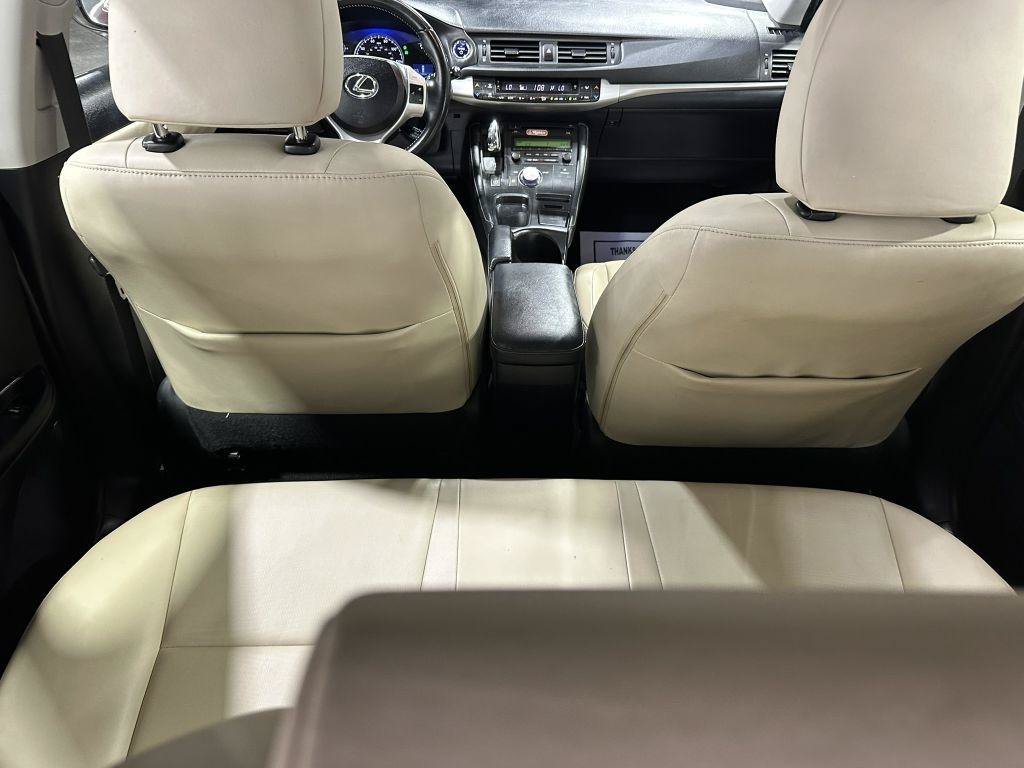 Used 2013 Lexus CT 200h FWD image 32