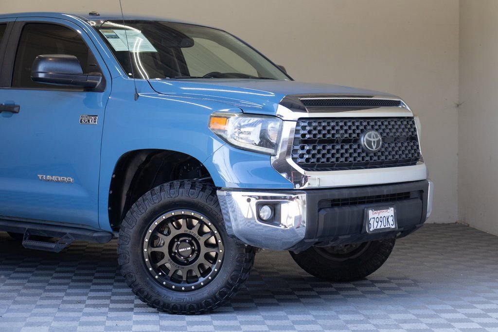 Used 2019 Toyota Tundra SR5 w/ SR5 Convenience Package image 3