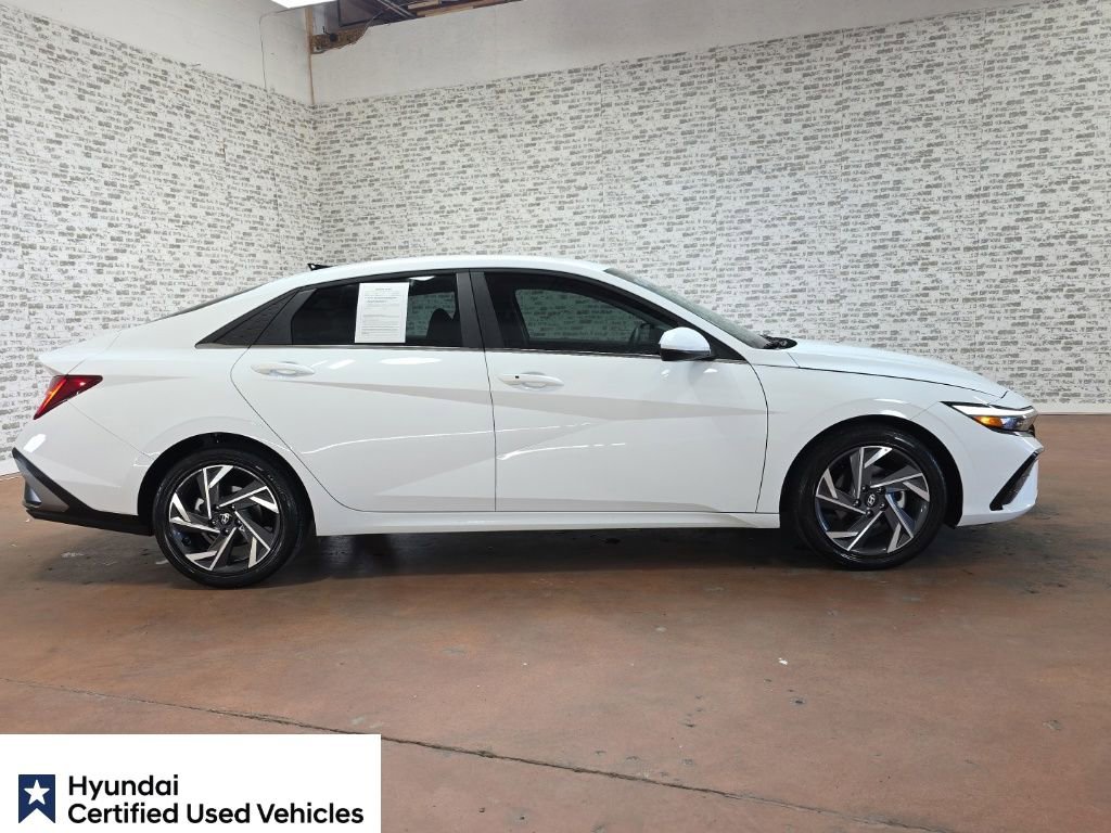 Used 2025 Hyundai Elantra SEL FWD image 7