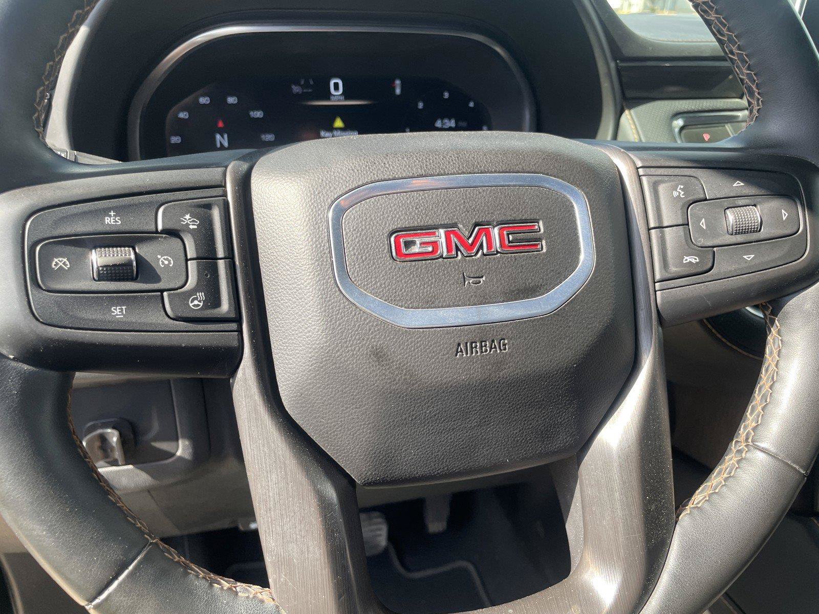 Used 2024 GMC Yukon XL AT4 w/ AT4 Premium Package AWD/4WD image 16