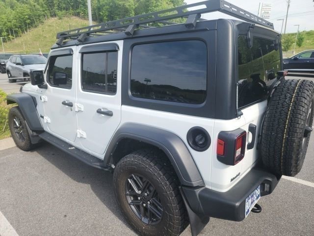Used 2024 Jeep Wrangler Unlimited Sport w/ Convenience Group AWD/4WD image 6