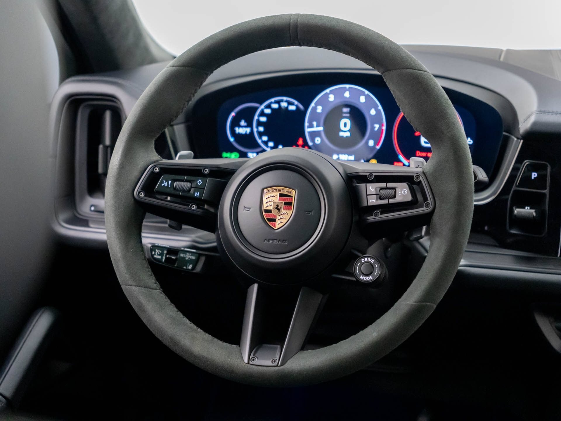 Certified 2025 Porsche Cayenne GTS AWD/4WD image 12