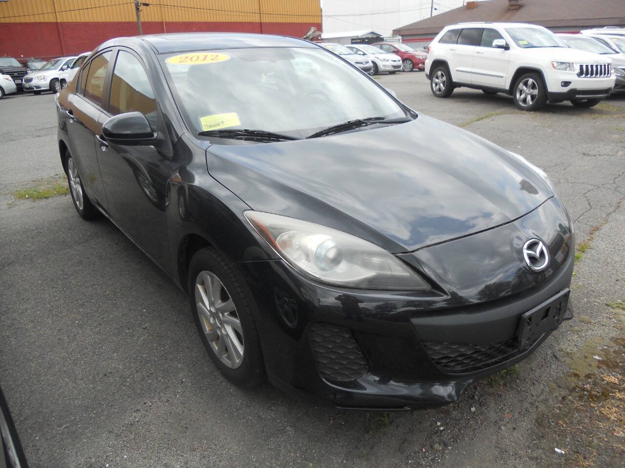 Used 2012 MAZDA MAZDA3 i Grand Touring w/ Tech Pkg FWD image 2