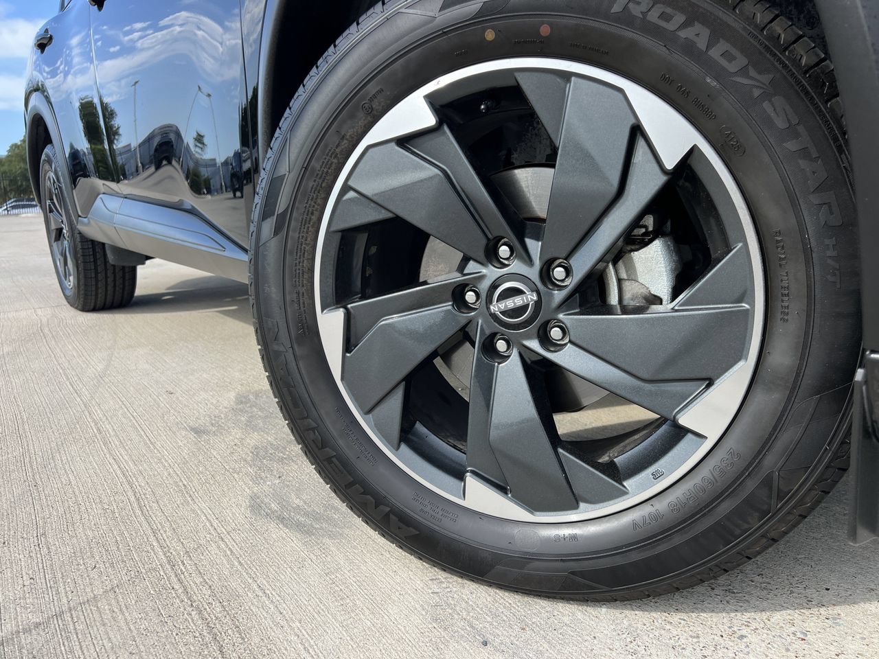 Certified 2025 Nissan Rogue SV AWD/4WD image 8