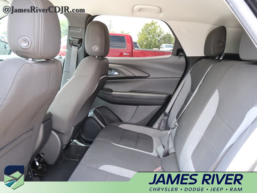 Used 2023 Chevrolet TrailBlazer LT w/ Convenience Package FWD image 16