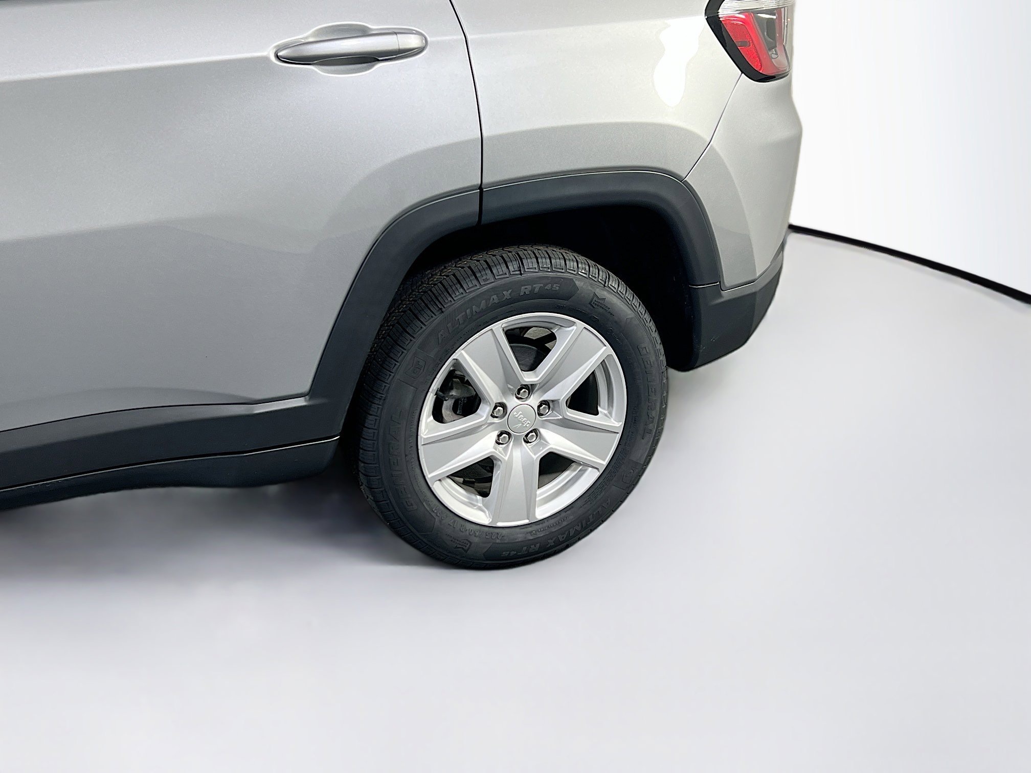 Used 2022 Jeep Compass Latitude w/ Convenience Group image 27