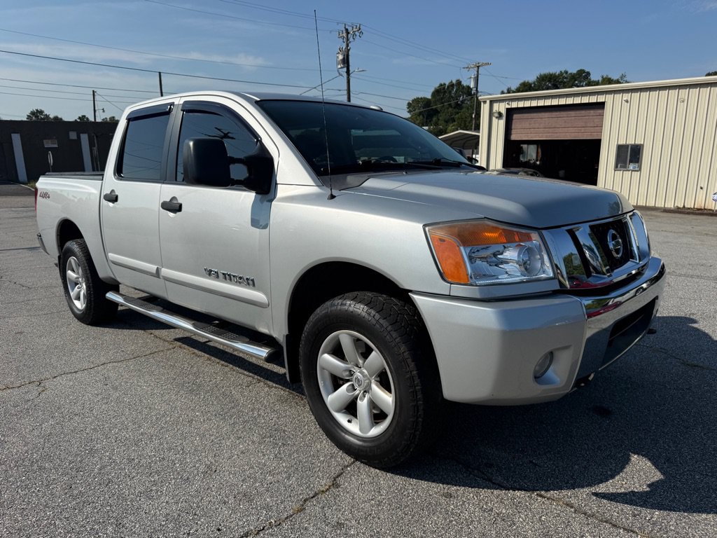 Used 2012 Nissan Titan SV w/ SV Premium Utility Pkg AWD/4WD image 3