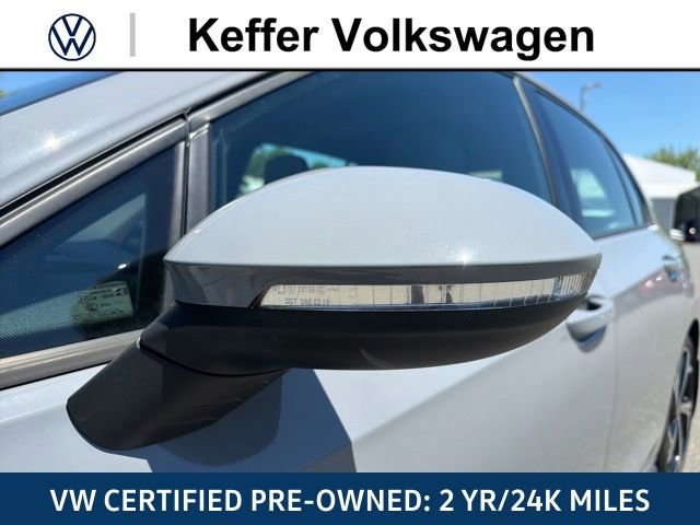 Used 2024 Volkswagen GTI SE FWD image 12