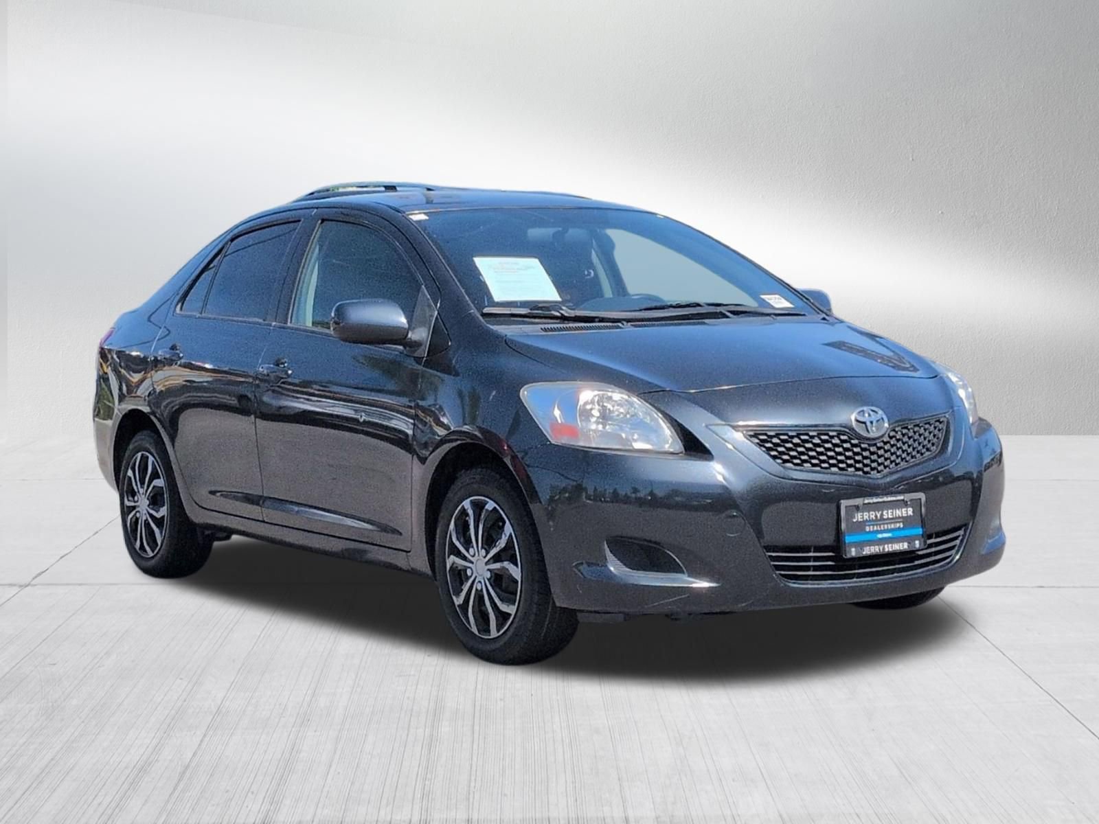 Used 2012 Toyota Yaris Sedan image 7