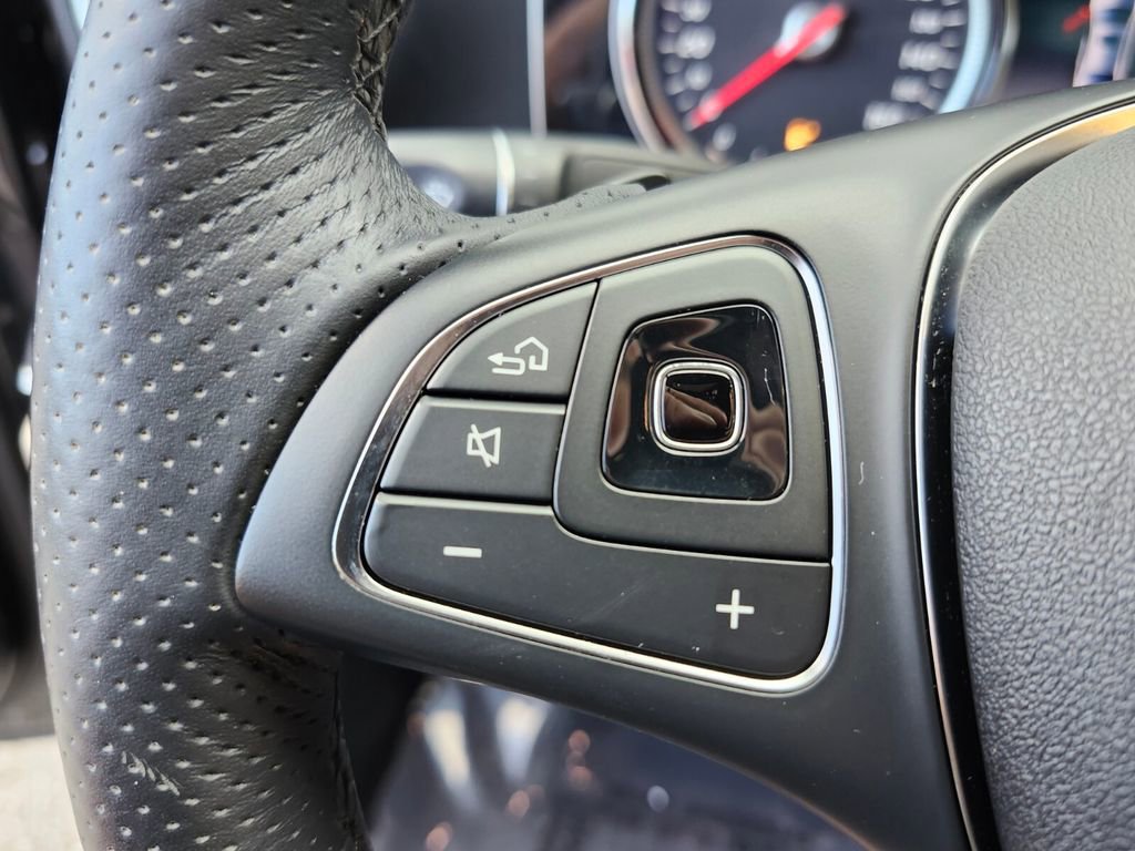 Used 2018 Mercedes-Benz E 300 image 22