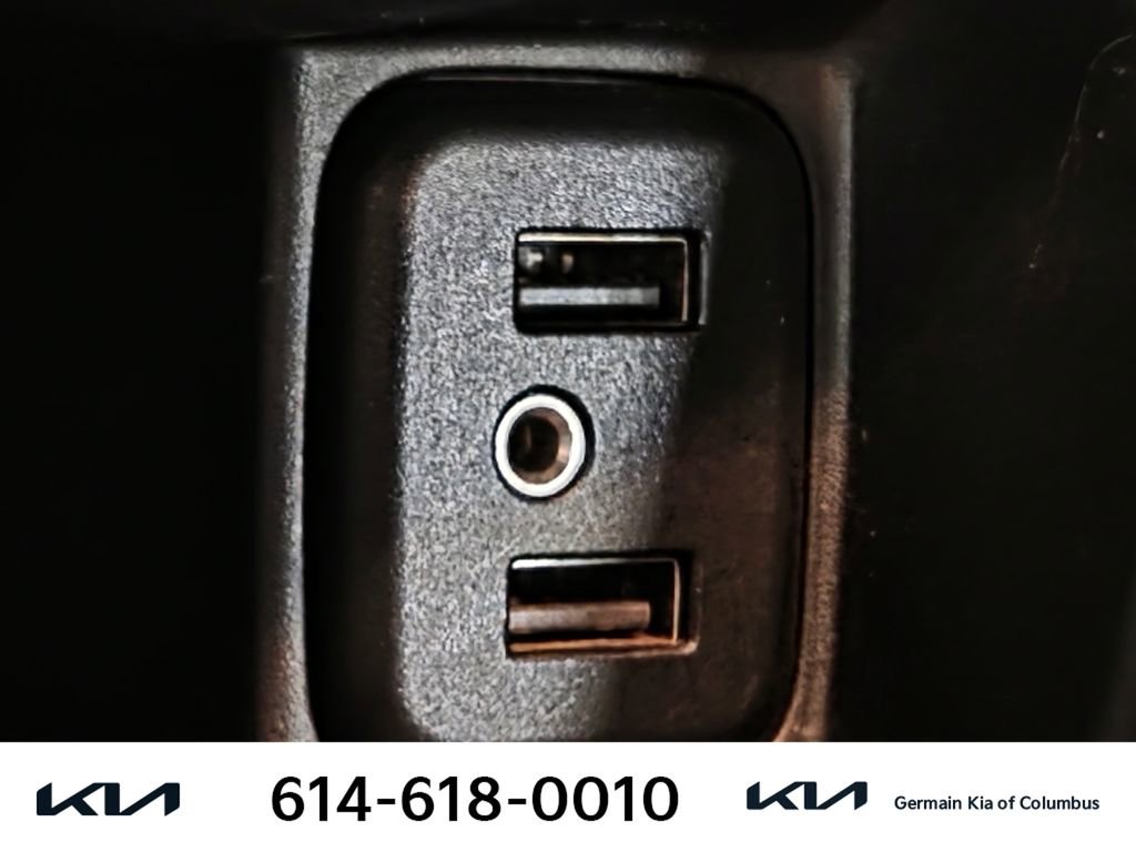 Used 2020 Chevrolet Sonic Premier FWD image 30