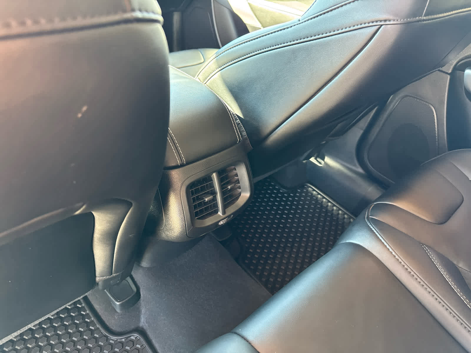 Used 2022 Jeep Cherokee Latitude w/ Trailer Tow Group image 24