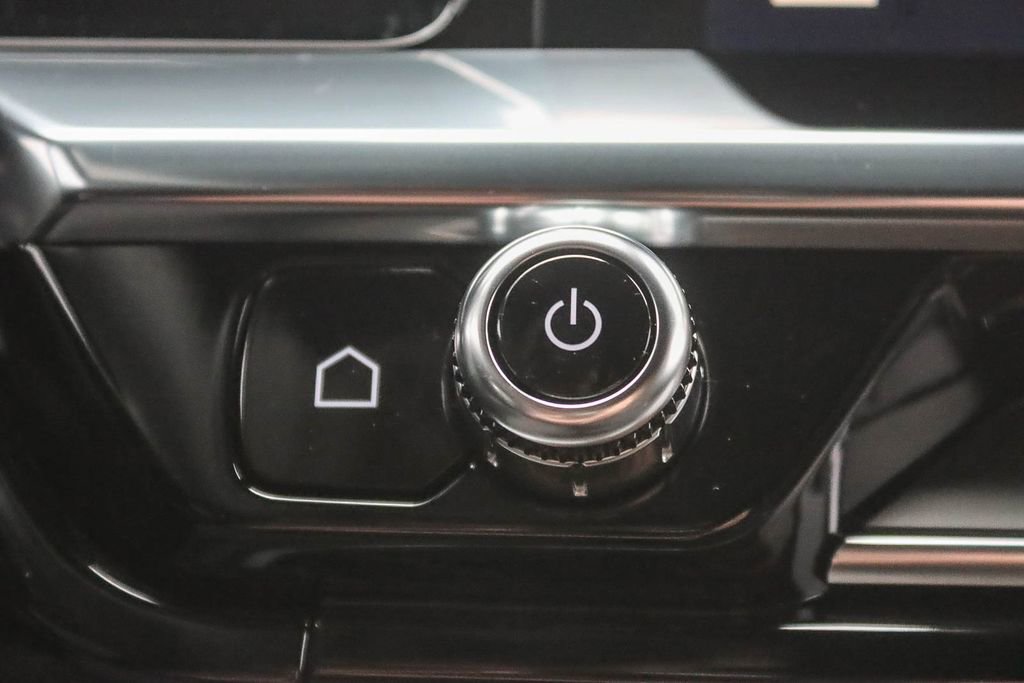 Used 2025 GMC Sierra 1500 Elevation image 33