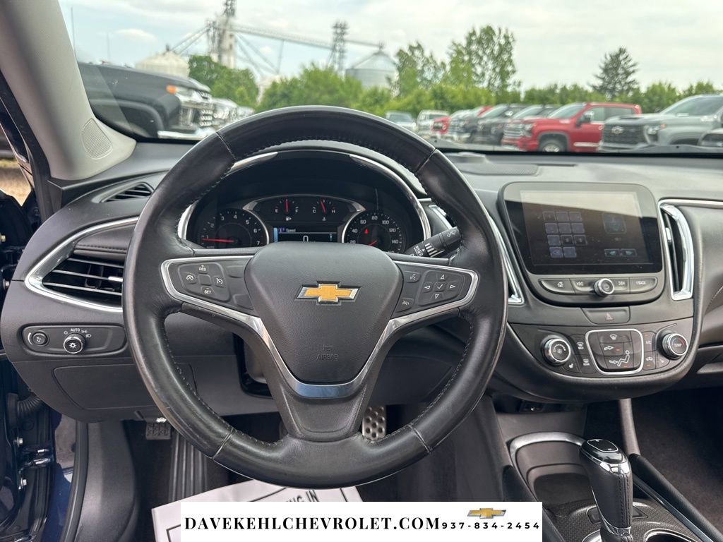 Used 2017 Chevrolet Malibu LT w/ Leather Package FWD image 12