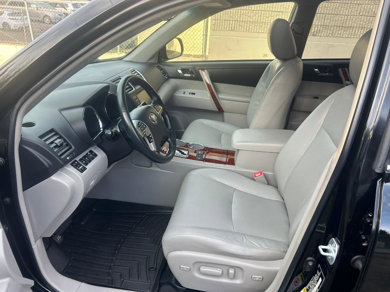 Used 2012 Toyota Highlander Limited AWD/4WD image 13