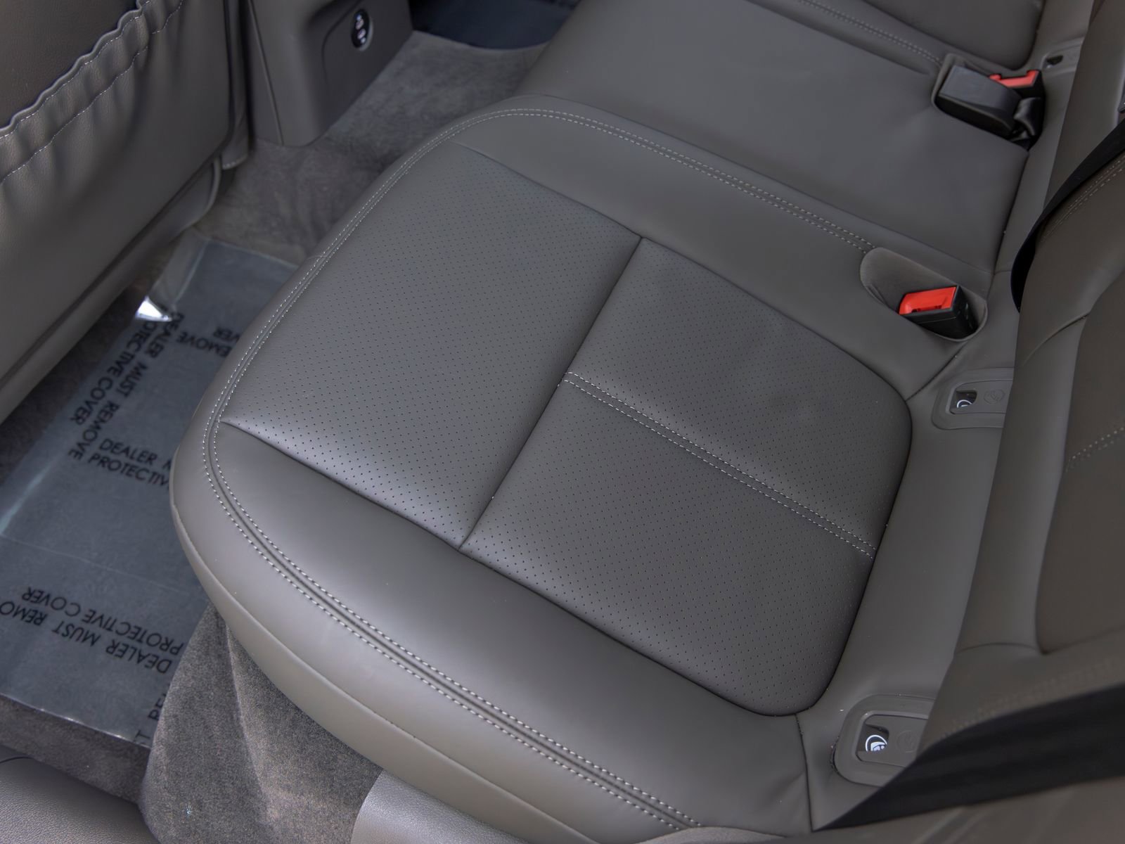 Certified 2026 Porsche Macan image 44