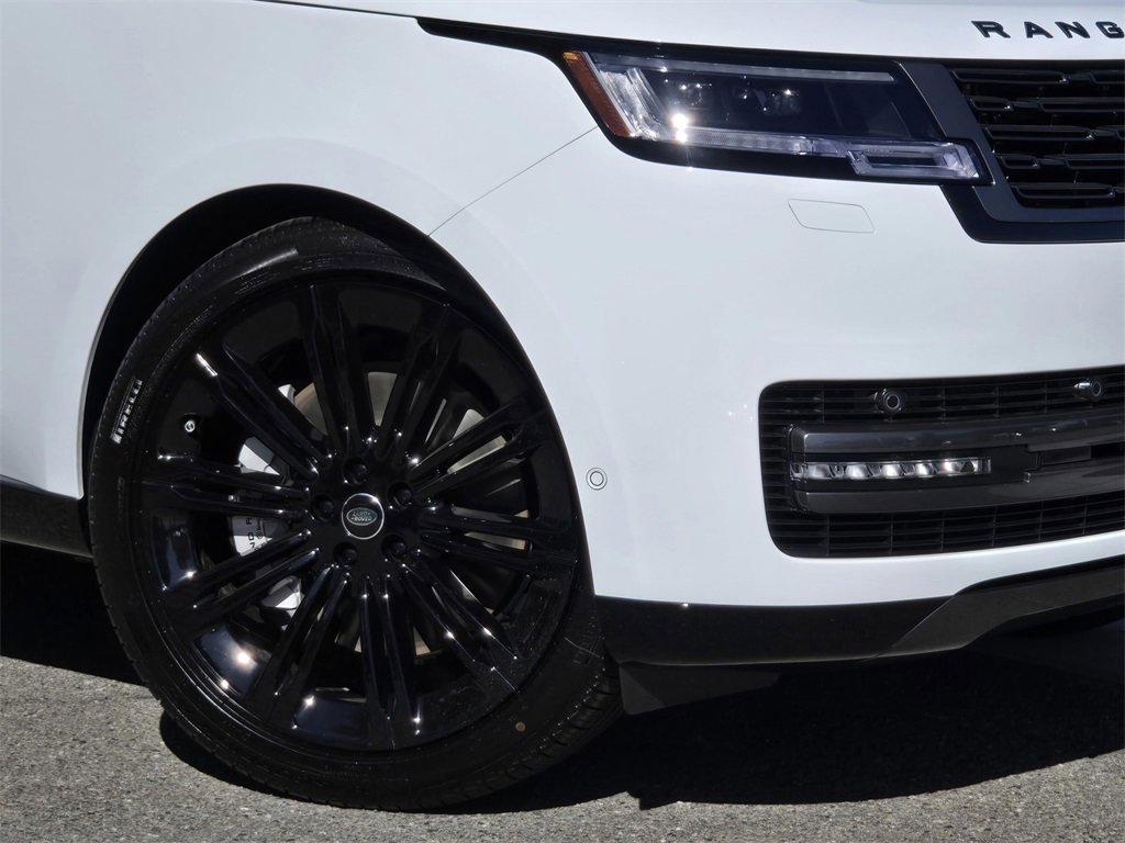 New 2025 Land Rover Range Rover SE image 6